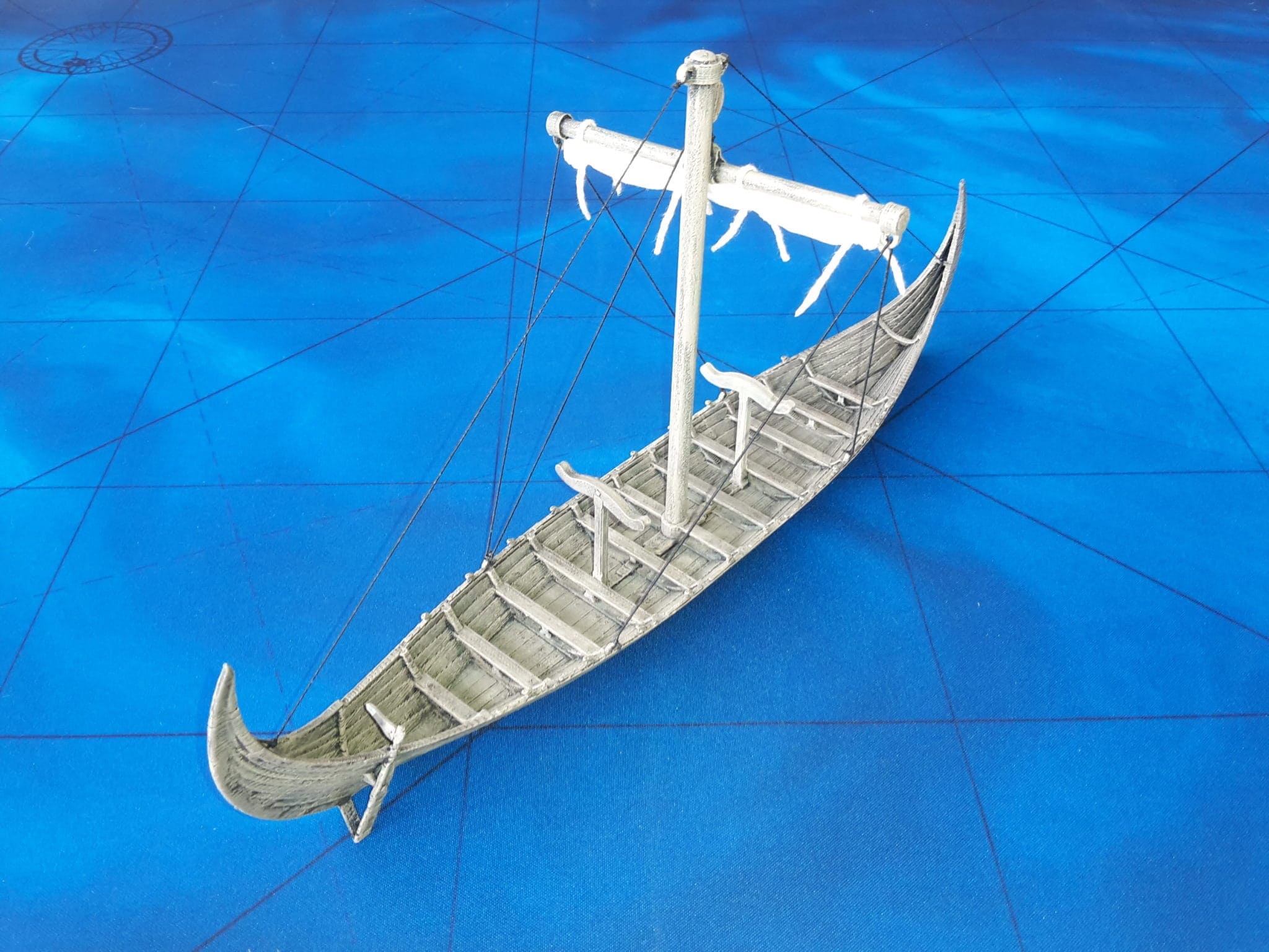 RESIN 28MM VIKING LONGSHIP Painted to collectors standard. 